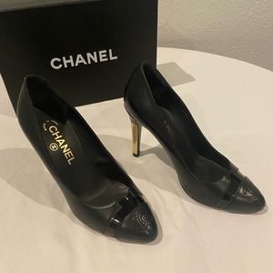 CHANEL Classic Black Pumps